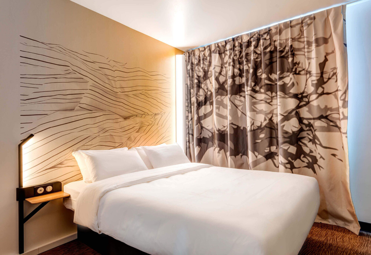 Bedroom 2, B&B HOTEL Massieux Genay, Rhône