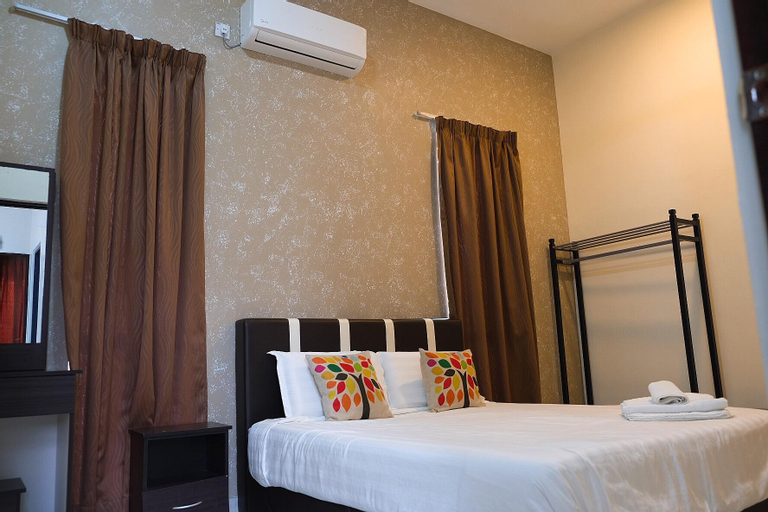 OK FAMILY VILLA-14Rooms 36pax, Kinta