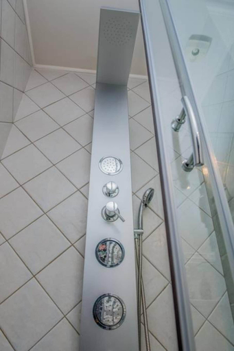 Bathroom 3, Pilot Lux Apartment, Crete