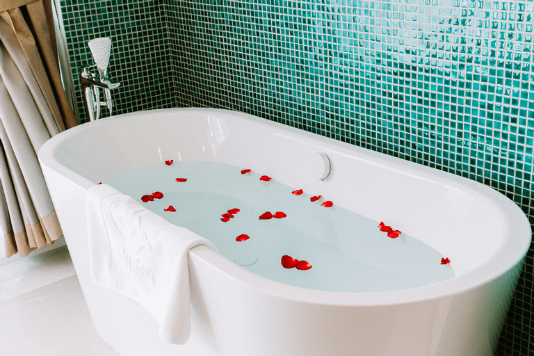 Bathroom, Đầu Rồng Resort, Hải Hà