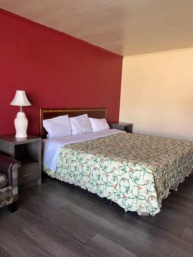 Bedroom 3, Motel 6 Williamston, NC – Highway 17, Martin