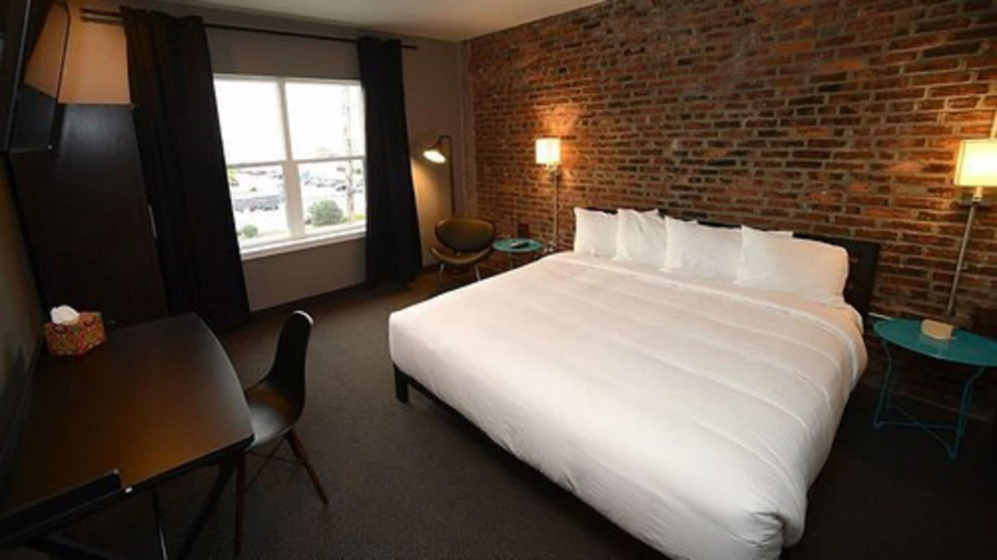 Bedroom 2, Hotel Kilbourne Downtown Sandusky, Erie