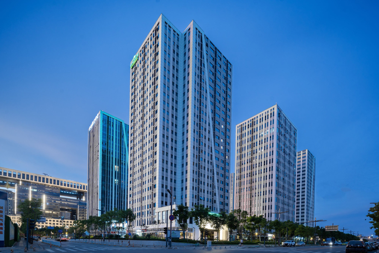 Exterior & Views 2, Wingate By Wyndham Wuhan Optics Valley, Wuhan
