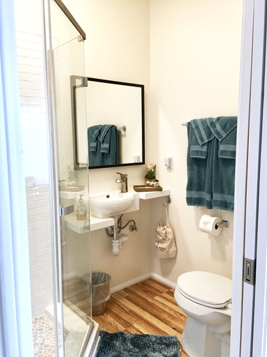 Bathroom 4, Hotel Royal, Los Angeles