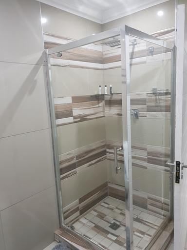 Bathroom 3, Semeni Asante Apartment, City of Johannesburg