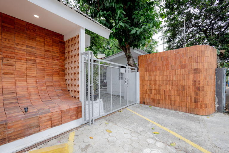 Others 5, RedDoorz Plus @ Jalan Gatot Subroto Jakarta, South Jakarta