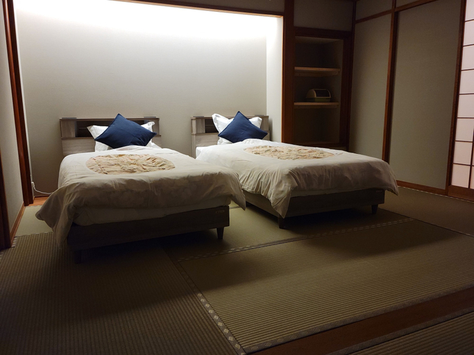 Bedroom 5, Tsukimotoya Ryokan, Toyooka