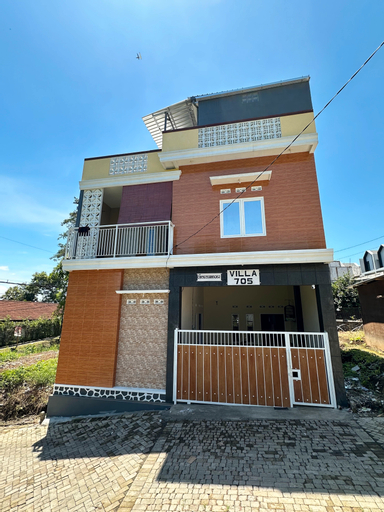 Villa 705 (8 Beds & Private Pool), Malang