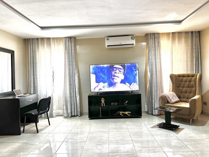 Others 5, Osmosis Ikoyi, Eti-Osa
