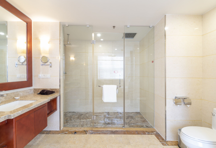 Bathroom 5, Ramada Plaza by Wyndham Chongqing West, Chongqing