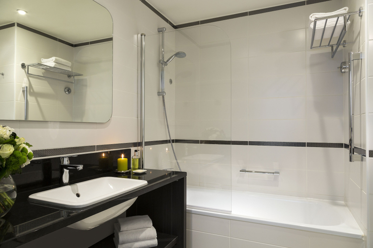 Bathroom 4, Citadines Tour Eiffel Paris, Paris