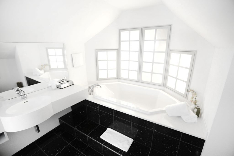 Bathroom 4, HOTEL ENGEL LIESTAL - Business & Lifestyle, Liestal