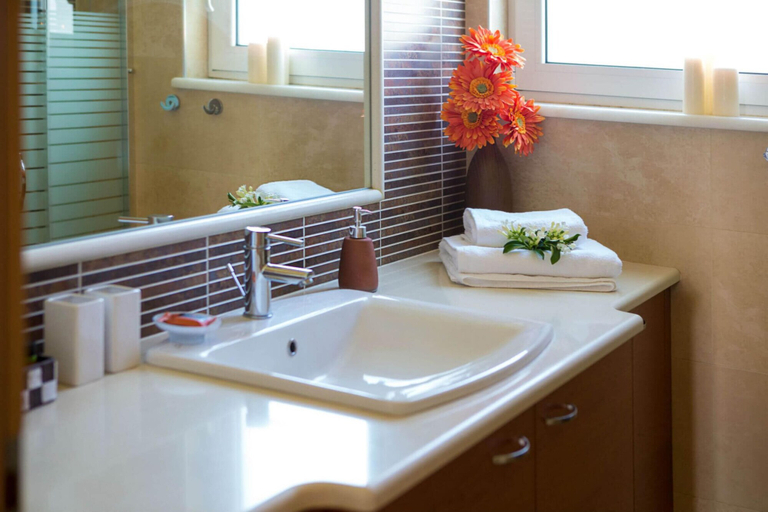 Bathroom 4, Villa Dimokratia, Crete