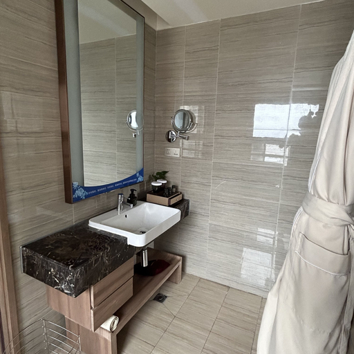 Bathroom 3, Ramada Heze, Heze