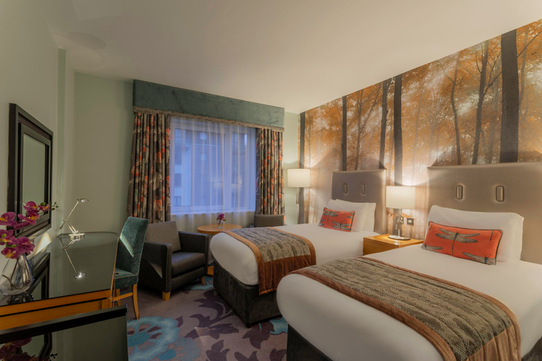 Bedroom 2, Crowne Plaza DUBLIN AIRPORT by IHG, Dublin