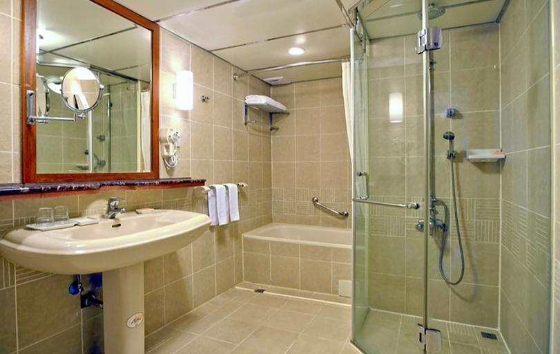 Bathroom 4, First Hotel, Taipei City