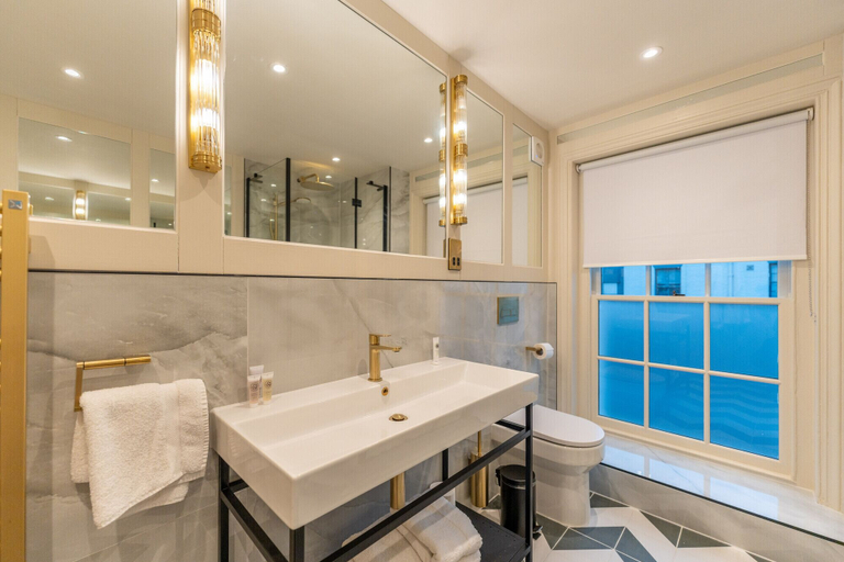 Bathroom 4, Royal Albion Hotel, Kent