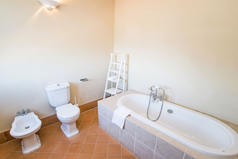 Bathroom 5, Luxury resort in the Tuscan countryside, Siena