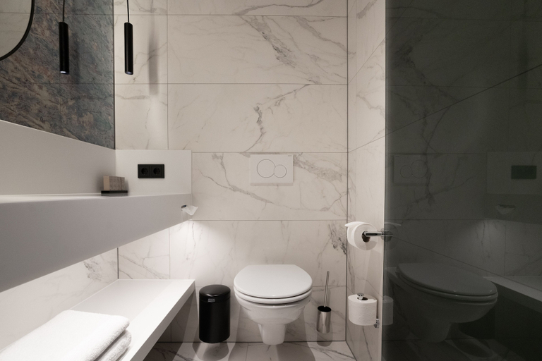 Bathroom 4, Theaterhotel De Oranjerie, Roermond