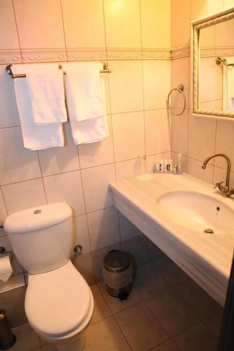 Bathroom 5, Spon Boutique Hotel, West Greece