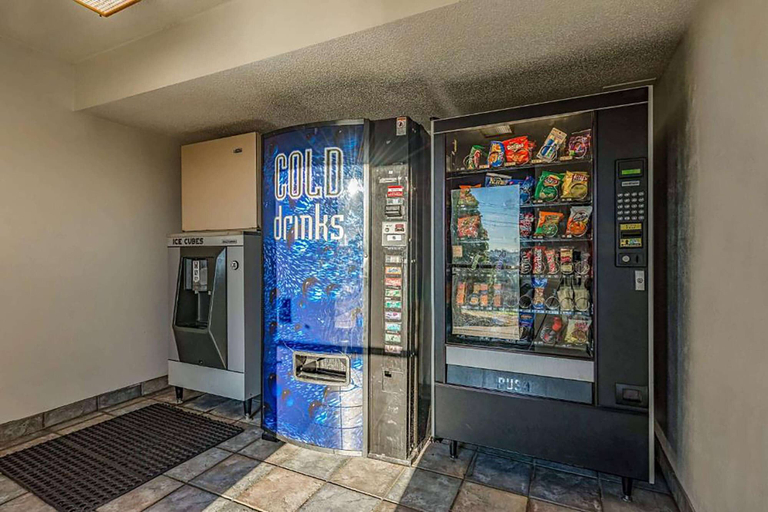 Food & Drinks 5, Days Inn by Wyndham Cincinnati I-71, Cincinnati