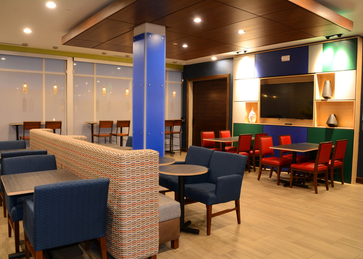 Food & Drinks 3, Holiday Inn Express & Suites PITTSBURGH - MONROEVILLE, Allegheny