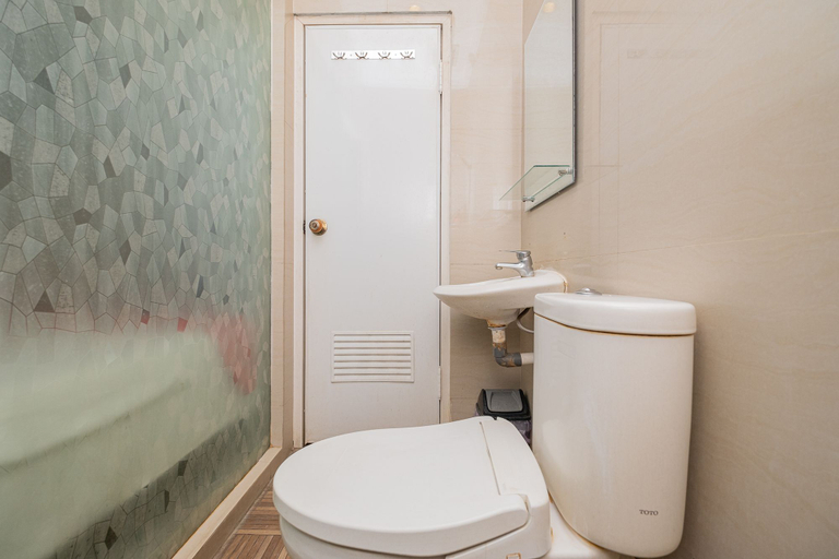 Bathroom 4, Sans Vibes Flamenco Hotel, Central Jakarta