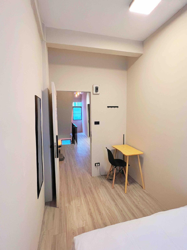 2, BTS in 10 sec walking@Brand New Hostel Dada97-301, Phra Khanong