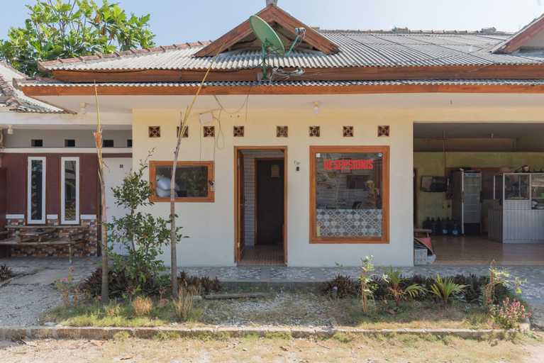 Exterior & Views 2, RedDoorz near Pantai Ujung Genteng, Sukabumi