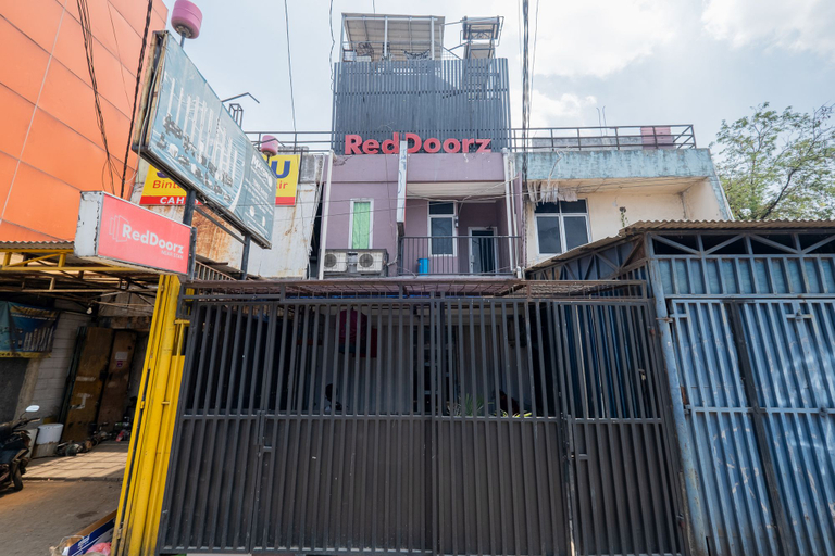 Exterior & Views 2, RedDoorz near STAN, Tangerang Selatan
