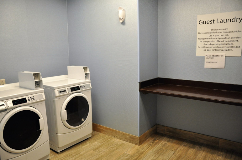 Bathroom 5, Holiday Inn Express & Suites PERRY-NATIONAL FAIRGROUND AREA, Houston