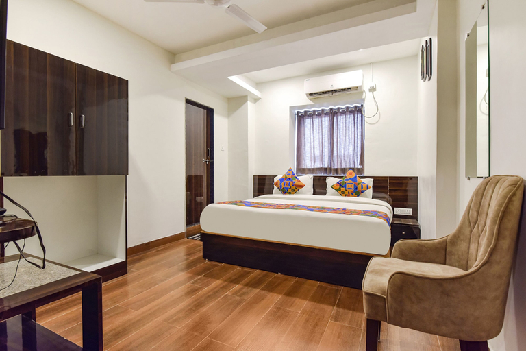 Others 3, Fabhotel Shri Krishna, Vadodara