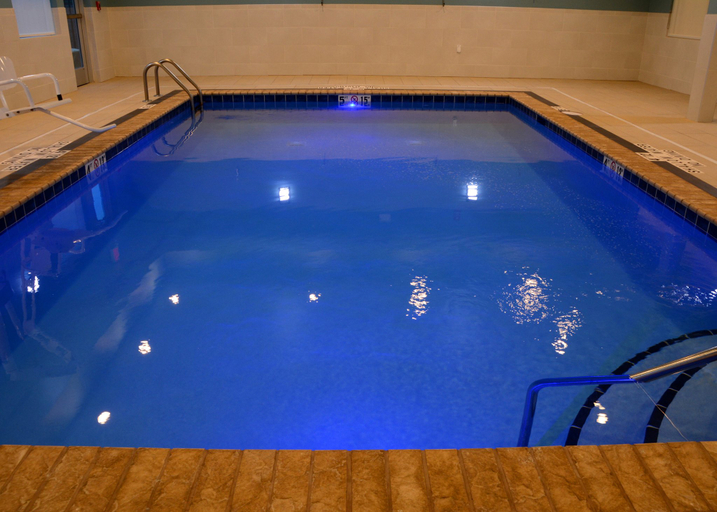 Sport & Beauty 4, Holiday Inn Express & Suites PITTSBURGH - MONROEVILLE, Allegheny