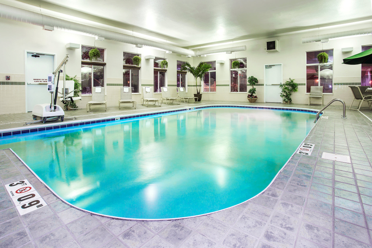 Sport & Beauty 2, Holiday Inn Express & Suites MARION by IHG, Marion