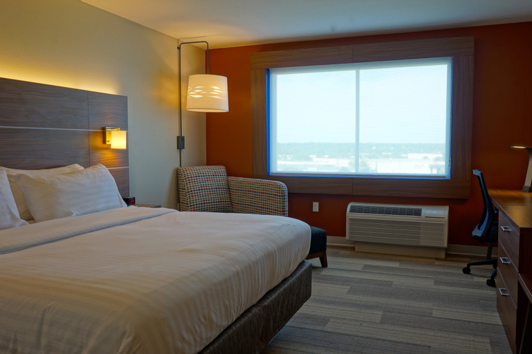 Bedroom 2, Holiday Inn Express & Suites OMAHA - MILLARD AREA, Douglas