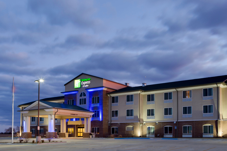 Exterior & Views 5, Holiday Inn Express & Suites NEVADA, Vernon