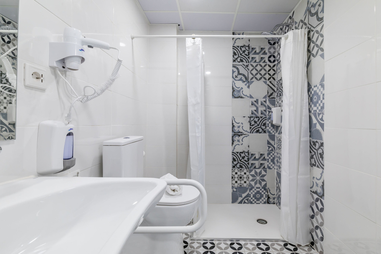 Bathroom 4, AYZ Ulises - Auto check-in property, Madrid