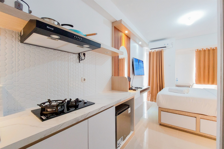 Others 4, Modern Look Studio at Urbantown Serpong Apartment By Travelio, Tangerang Selatan