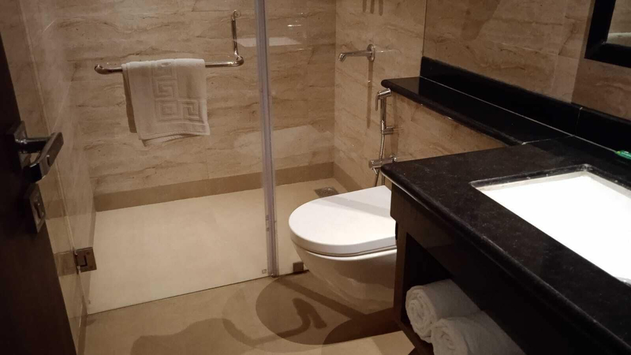 Bathroom, I Towne, Deoghar