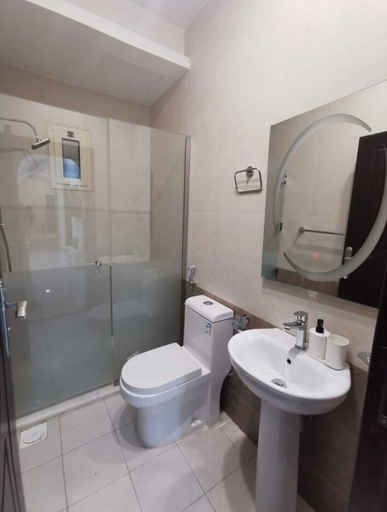 Bathroom 3, 10 Minutes From Al-Masjid, Al Madinah Al Munawwarah