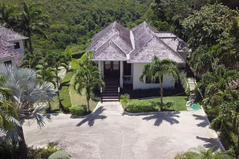 Others 2, Nianna Luxurious Villa