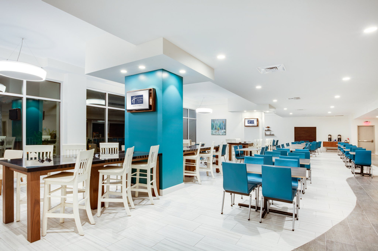 Food & Drinks 4, Holiday Inn Express & Suites PANAMA CITY BEACH - BEACHFRONT, Bay