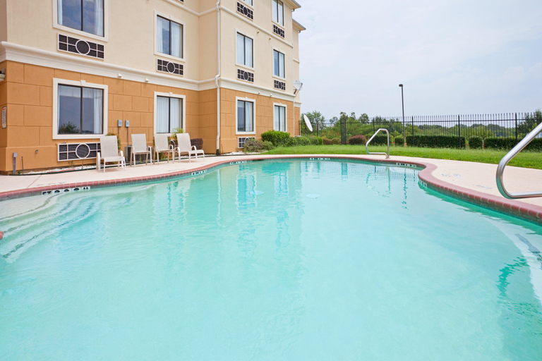 Sport & Beauty 2, Holiday Inn Express & Suites MOUNT PLEASANT, Titus