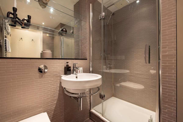 Bathroom 4, The River Thames View - Stunning 2bdr Flat With Study Room + Balcony, London