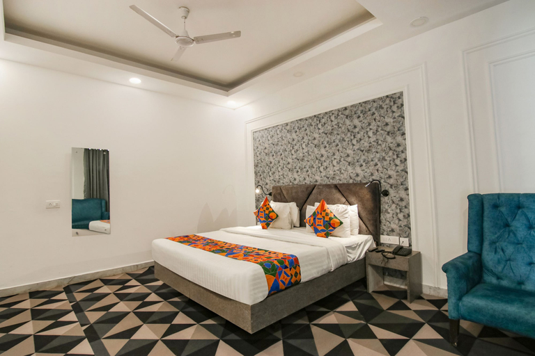Bedroom 3, FabHotel Signature Luxe Inn - Chhattarpur, Delhi