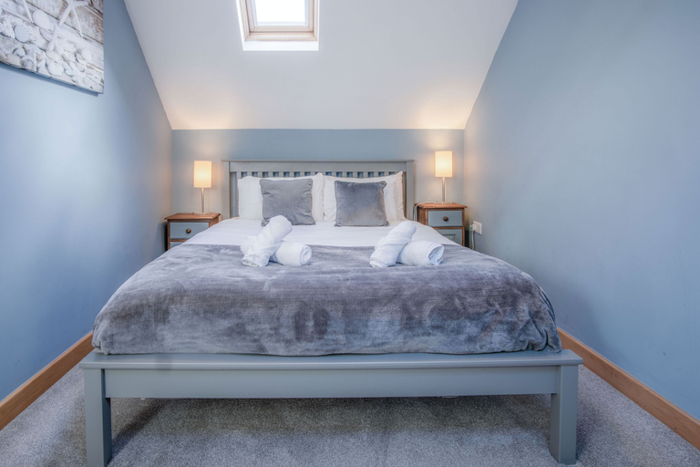 Bedroom 2, Tor Bay Cottage - 1 Bedroom - Parkmill, Swansea