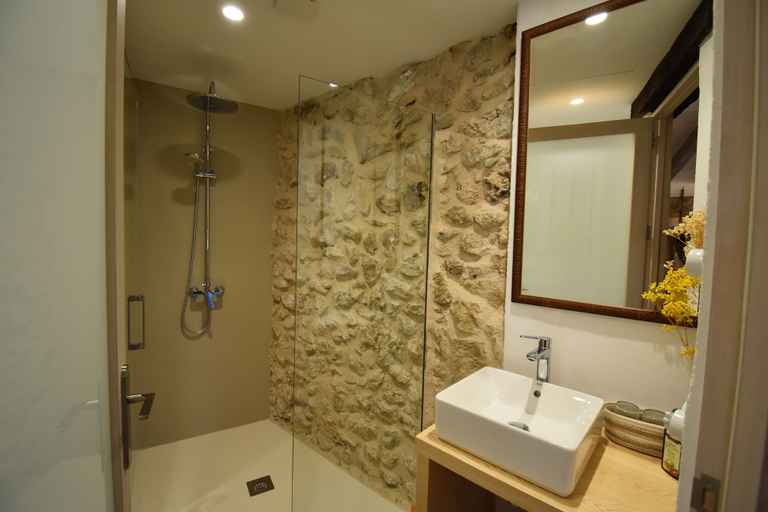 Bathroom 5, Calvario Plaza Hotel, Baleares