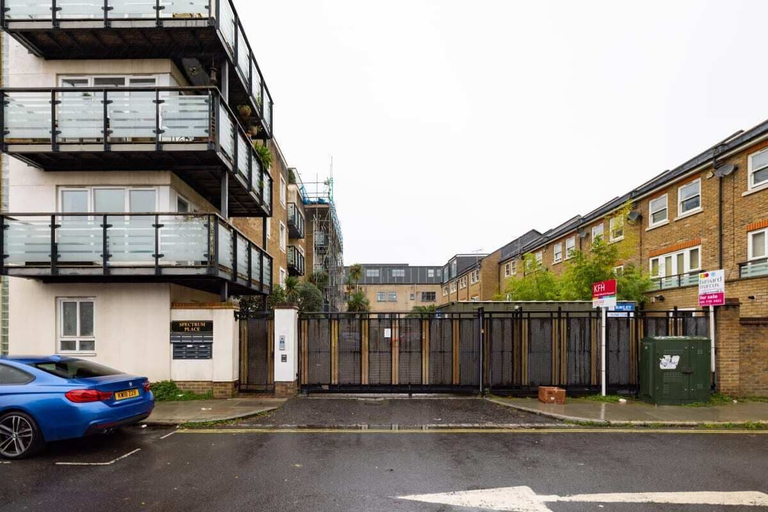 Exterior & Views, The Walworth Hideout - Elegant 2bdr Flat, London