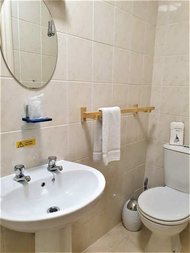 Bathroom 4, Avoncourt Lodge, Devon