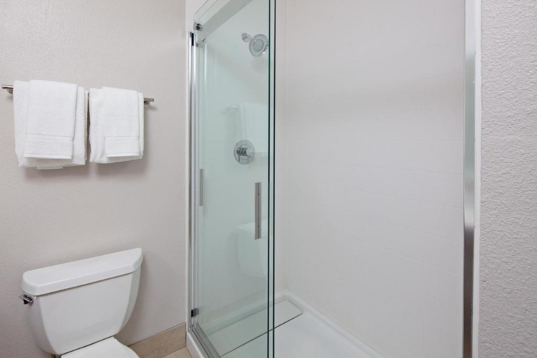 Bathroom 5, Holiday Inn Express & Suites RANCHO MIRAGE - PALM SPGS AREA, Riverside